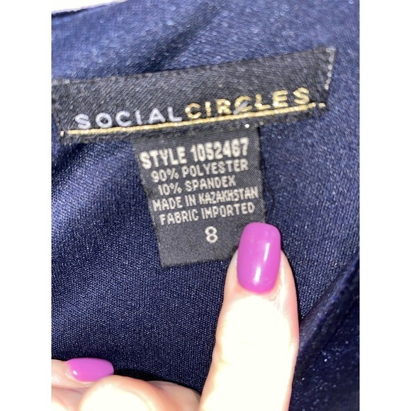 Long sleeveless blue velvet dress by Social Circles SZ 8 90%polyester 10%spandex - Picture 4 of 7